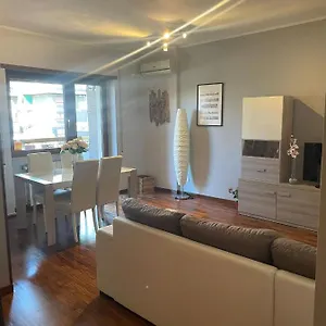 https://luminoso-appartamento-5-piano.it-romehotels.com